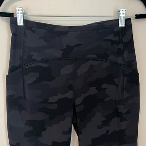 Lululemon Swift Speed Camo Capri Leggings - size 8
